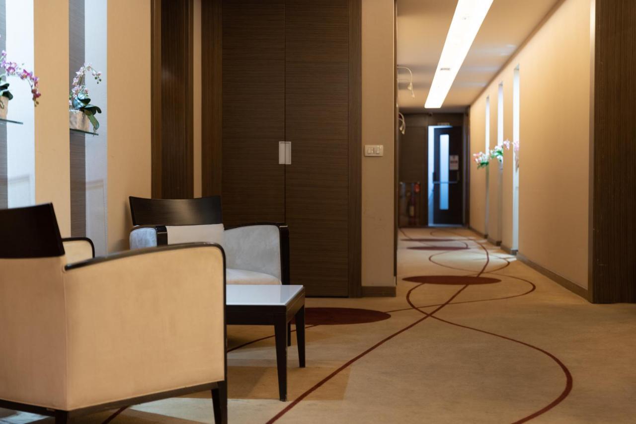 Hotel Dukagjini Печ Экстерьер фото