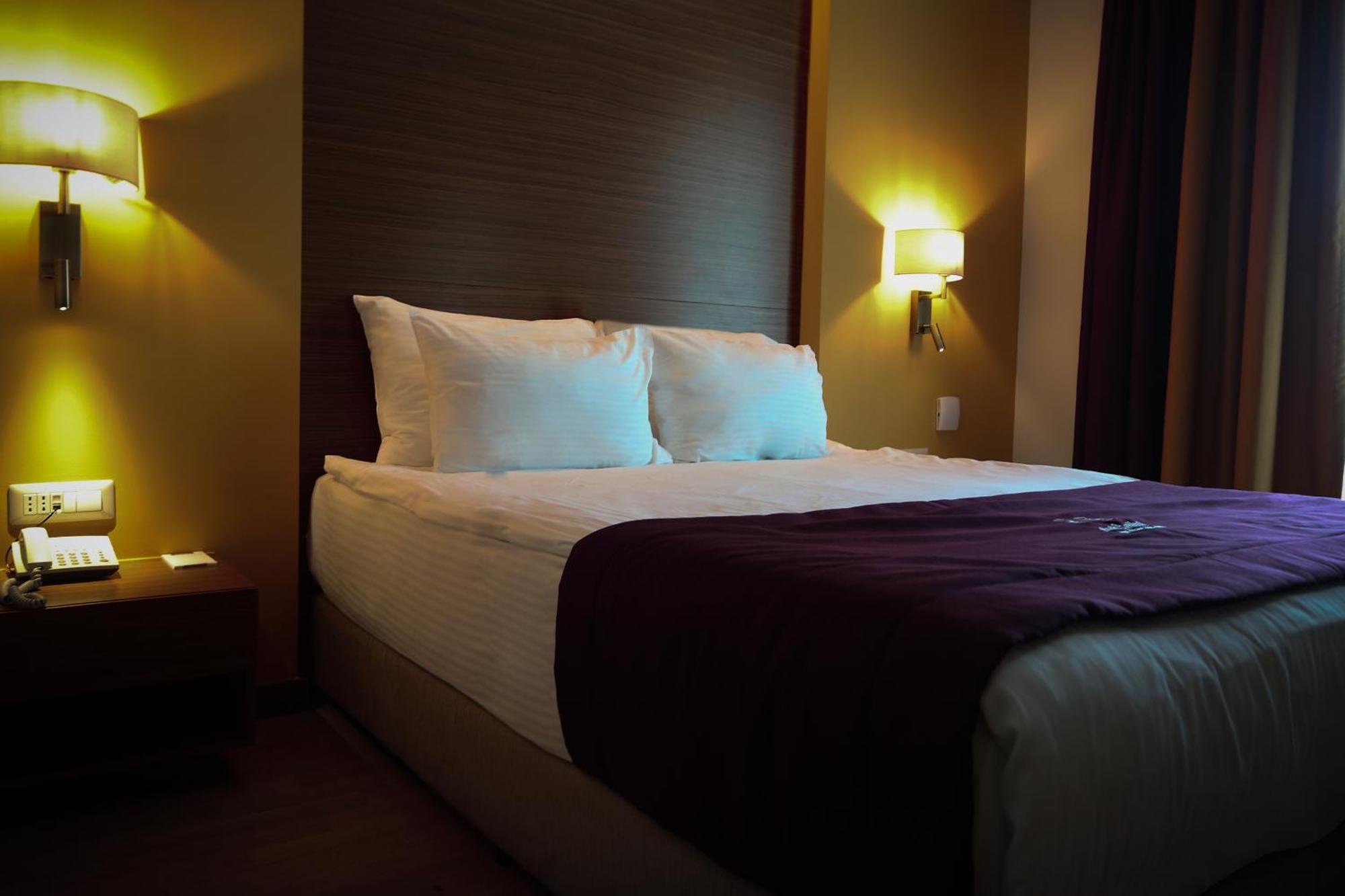 Hotel Dukagjini Печ Экстерьер фото