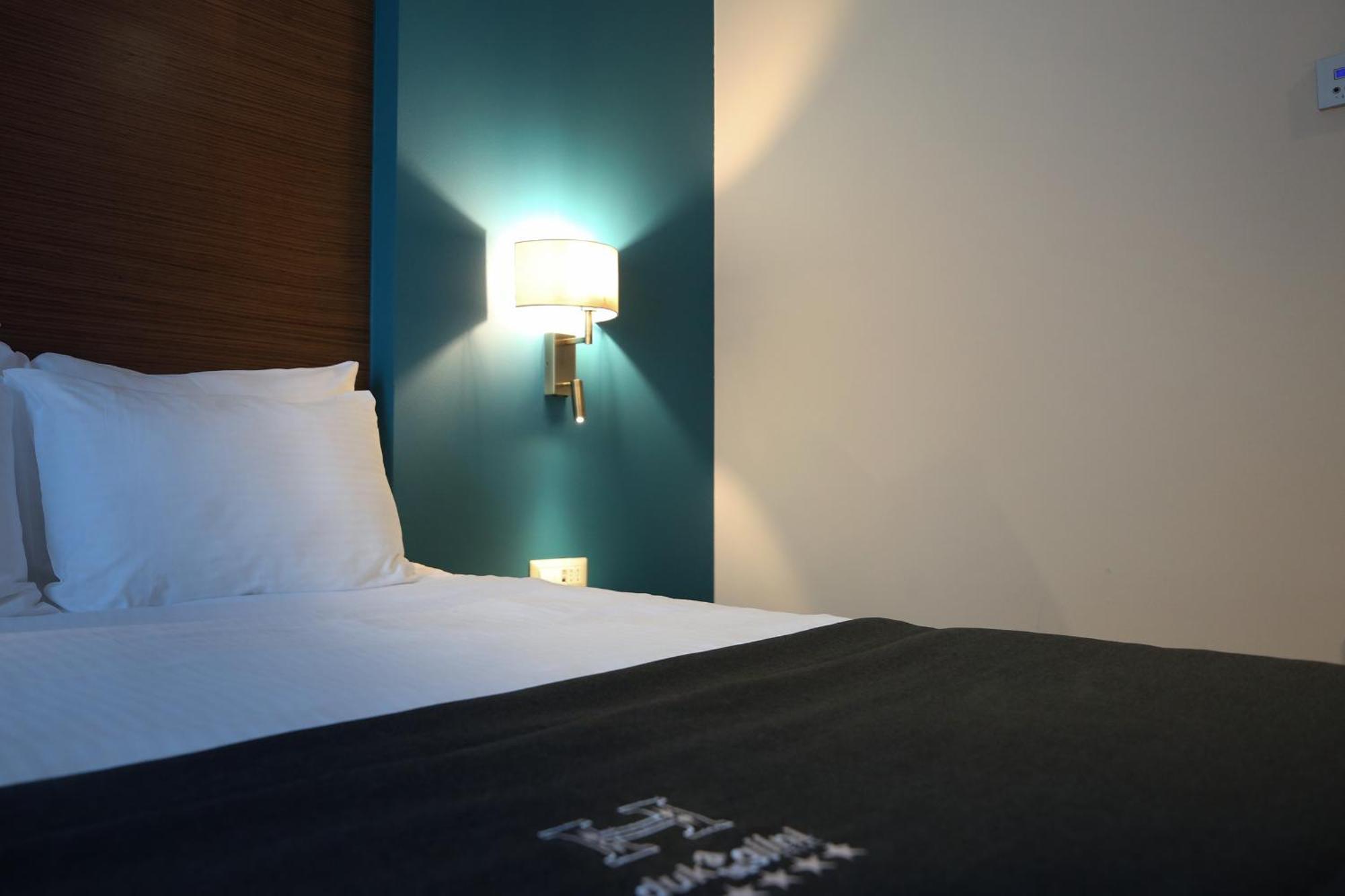 Hotel Dukagjini Печ Экстерьер фото