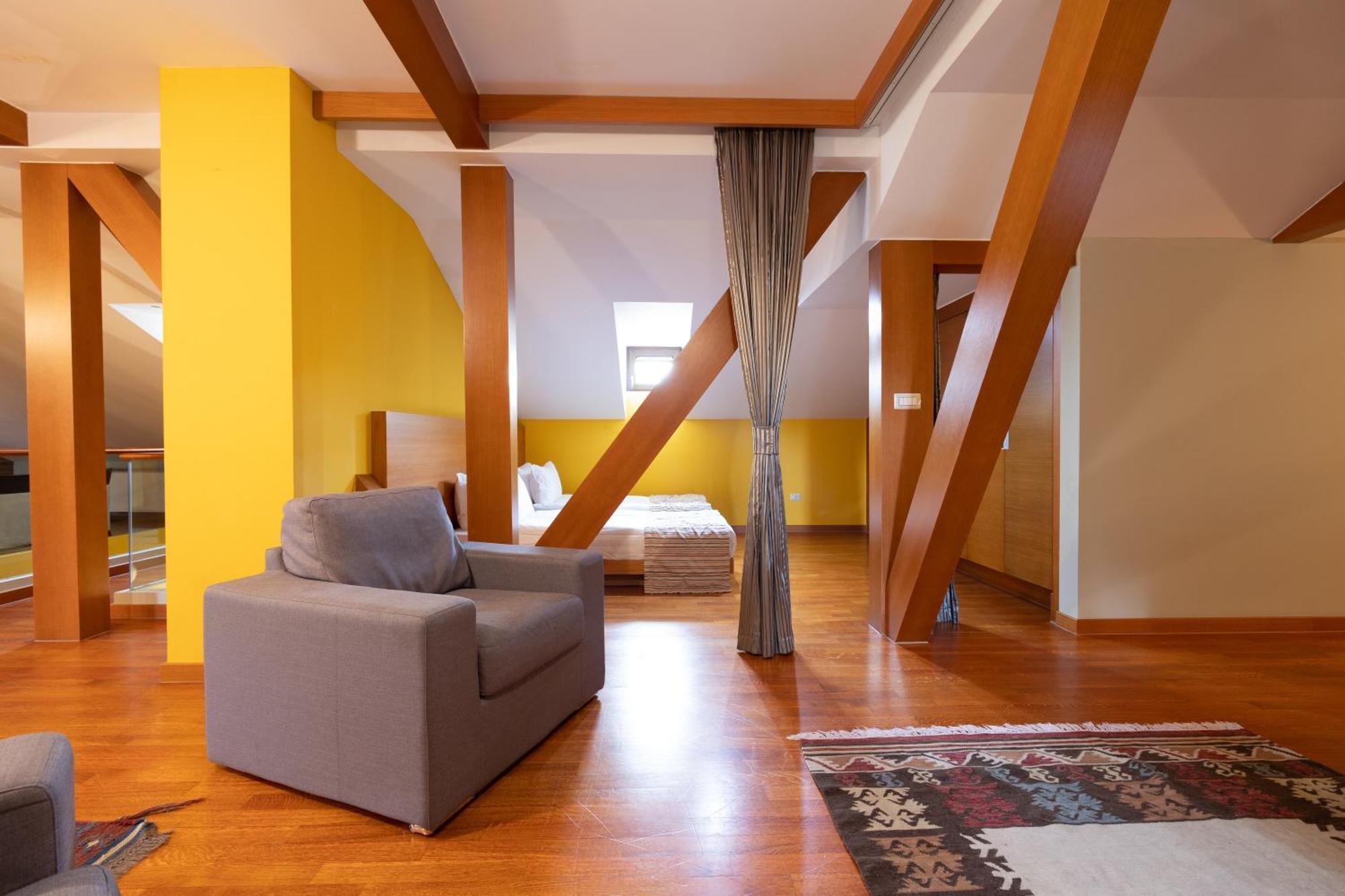 Hotel Dukagjini Печ Экстерьер фото