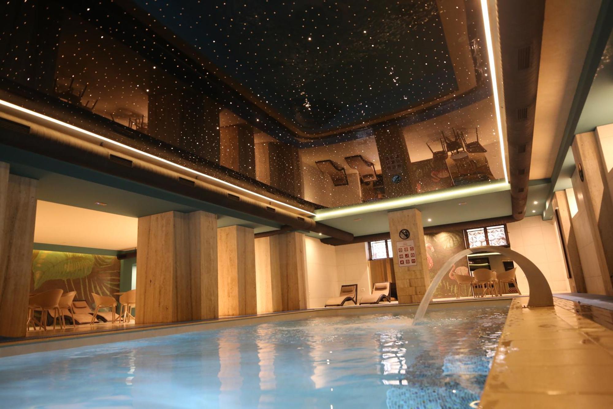 Hotel Dukagjini Печ Экстерьер фото